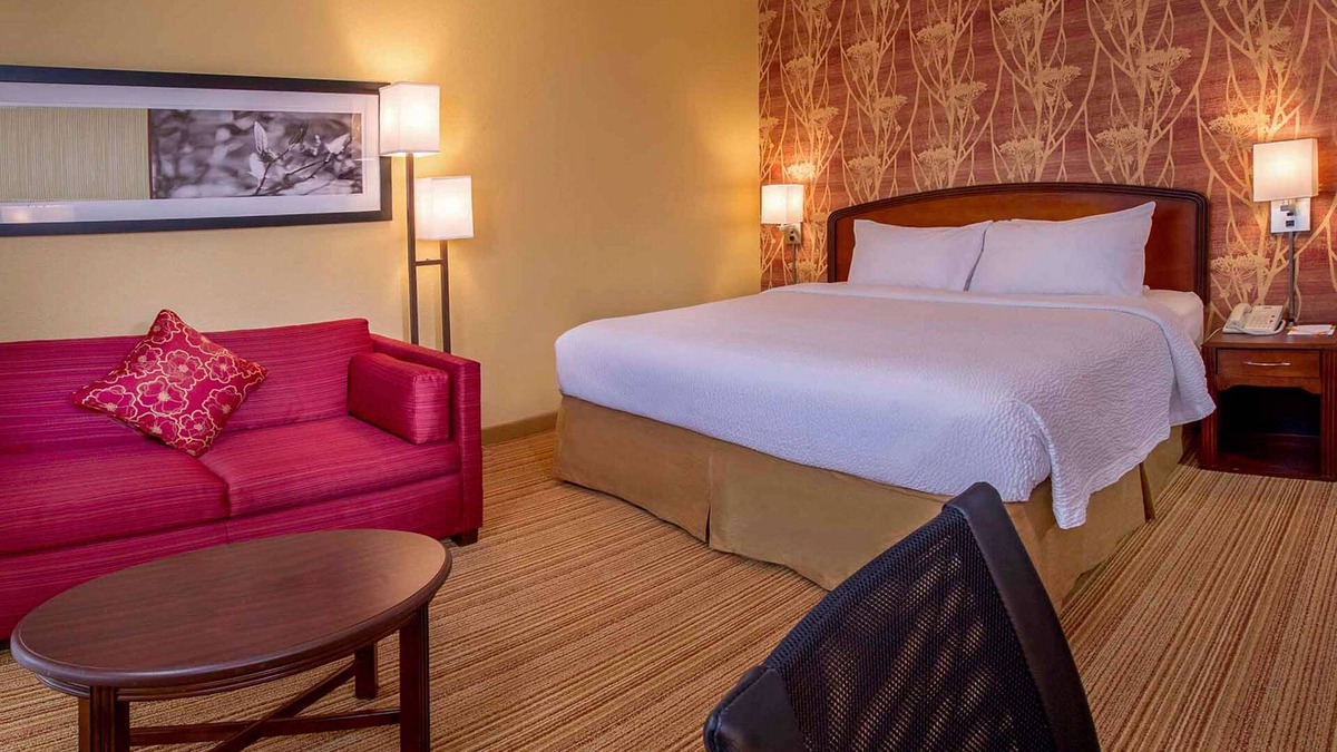 Durham Hotel | Enjoy a Hassle-Free and Suiting Stay! Free Parking, Onsite Pool, Pets Allowed