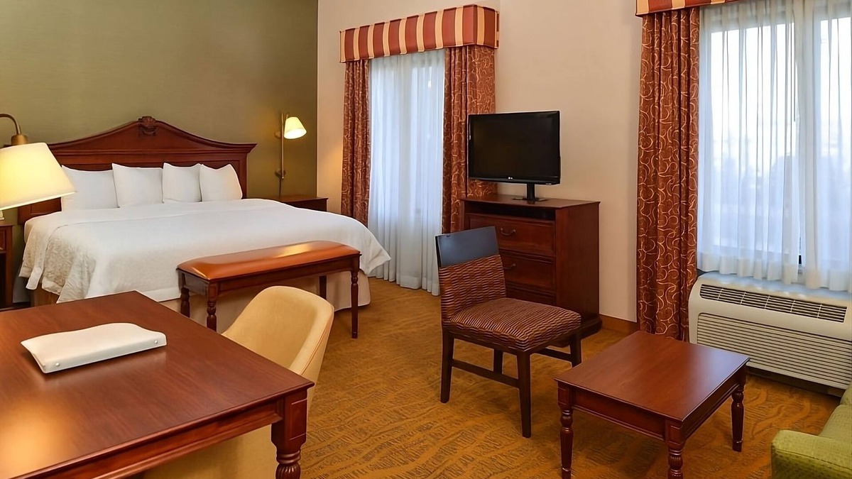 Westside Hotel | Enjoy a Hassle-Free and Suiting Stay! Indoor Pool, Free Breakfast, Pets Allowed!