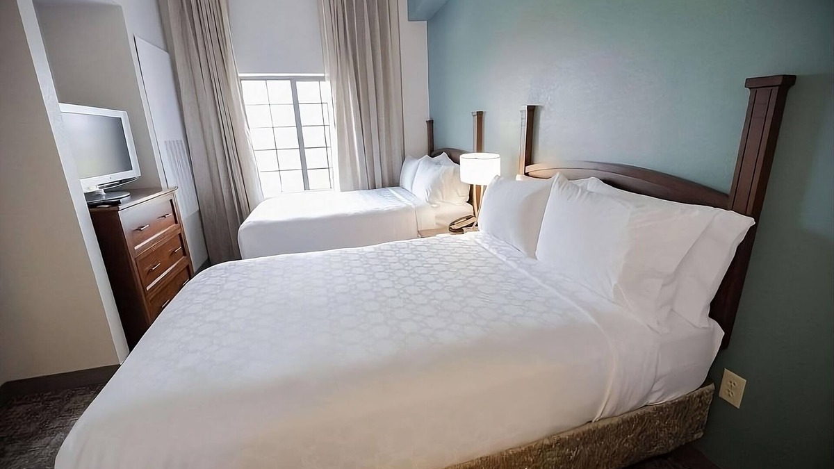 Highlands - Perkins Resort | Enjoy a Hassle-Free Stay! 4 Relaxing Suites Near Jack Priscilla Andonie Museum!