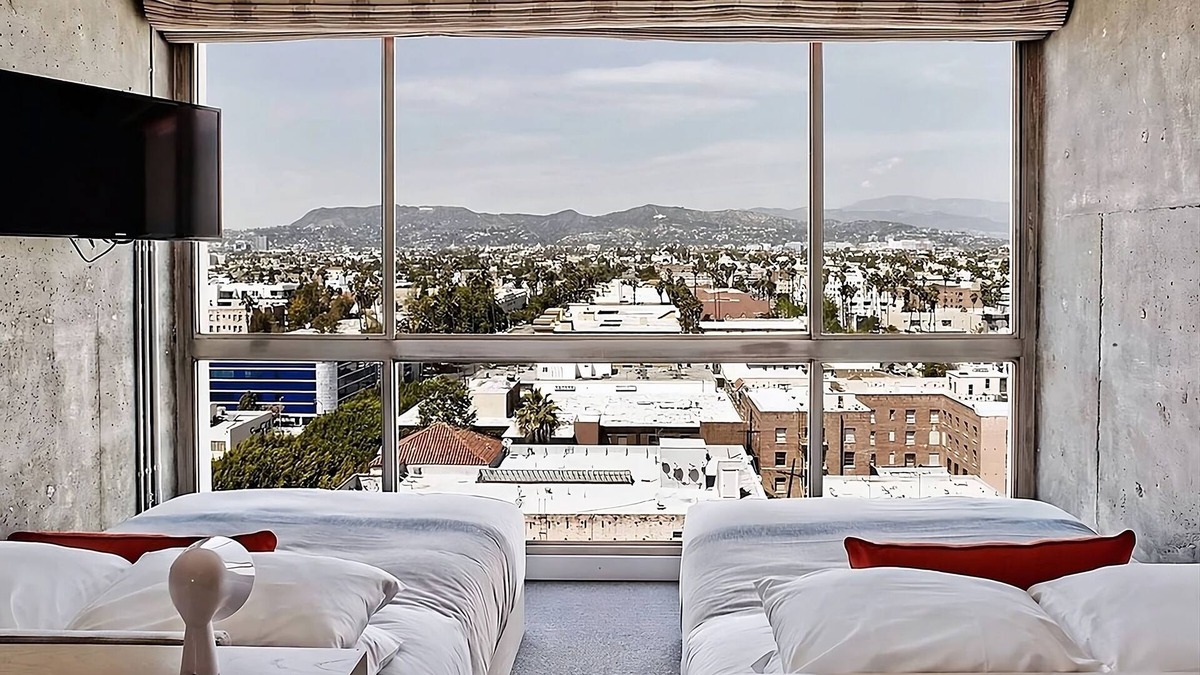 Wilshire Center Hotel | Enjoy a Hassle-Free and Comfortable Stay! Hill View, Near Madison Avenue Park