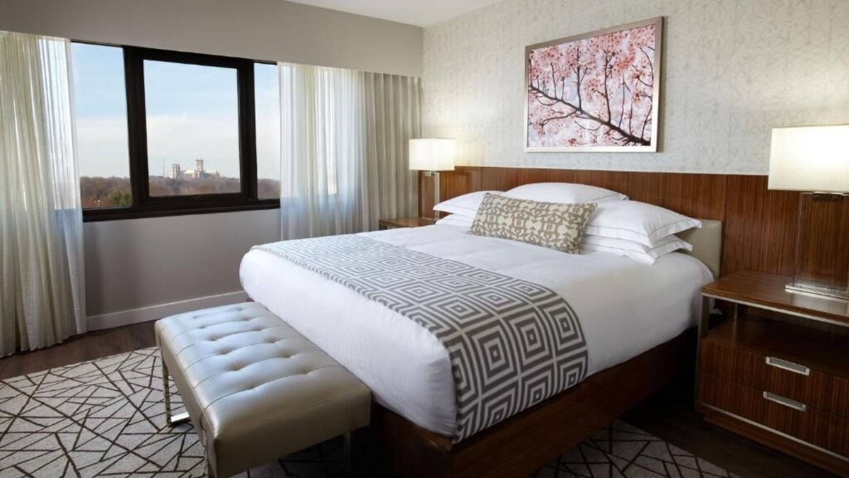 West End House | Enjoy a Hassle-Free and Suiting Stay! Parking, Pool, Near Smithsonian Museums