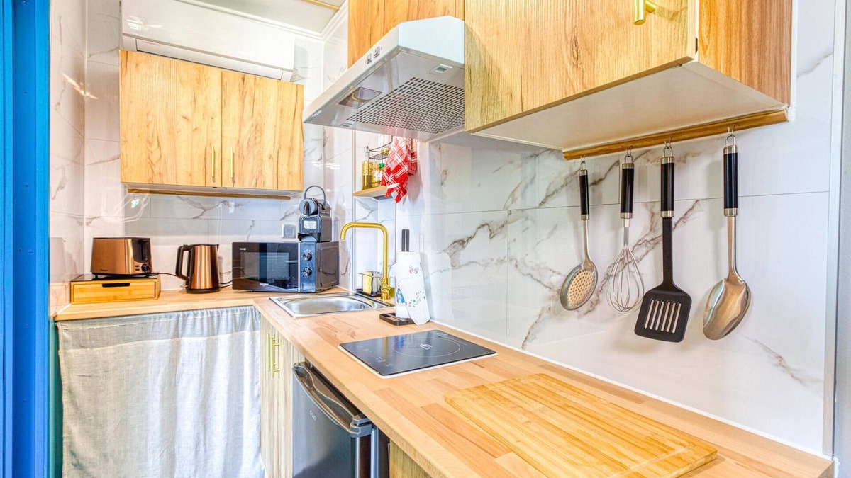 Septfonds House | Enjoy a relaxing and pleasant vacation in this tasteful and individual apartment.