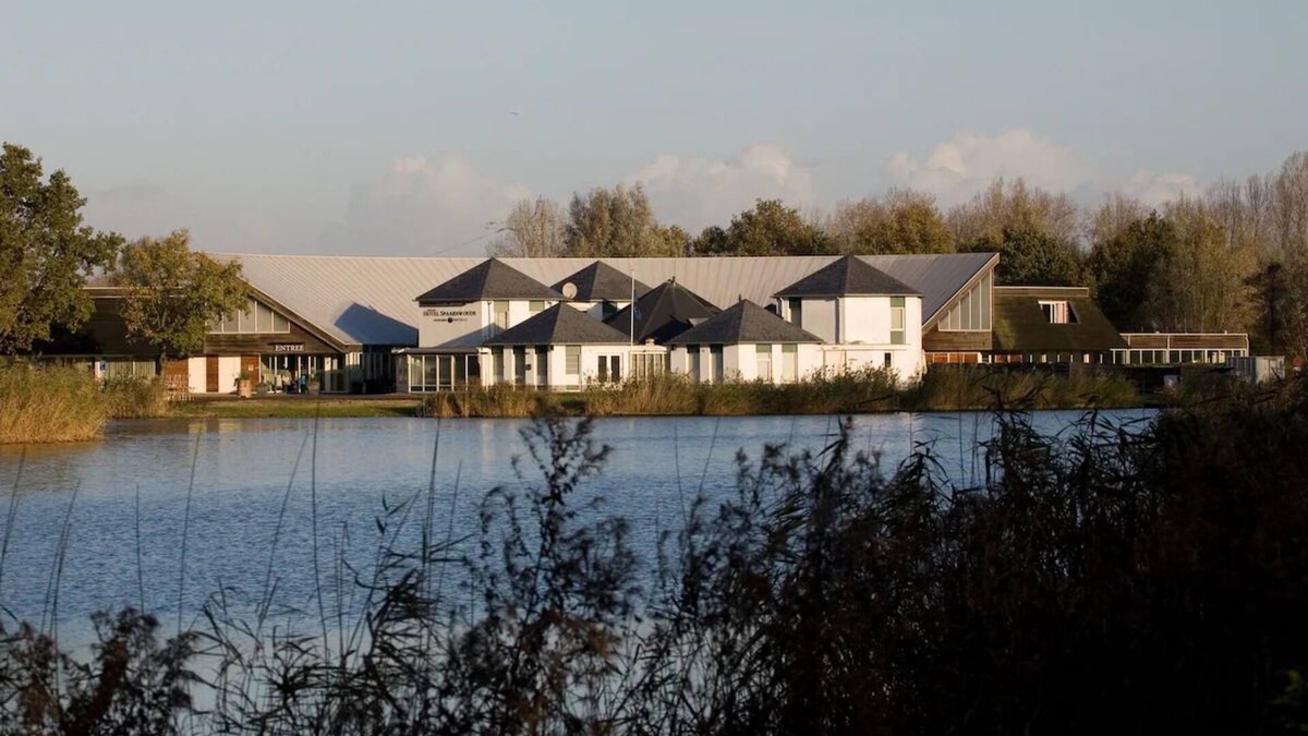 Velsen-Zuid Hotel | Enjoy a Relaxing Stay with Free Parking, Scenic Views, and On-Site Dining