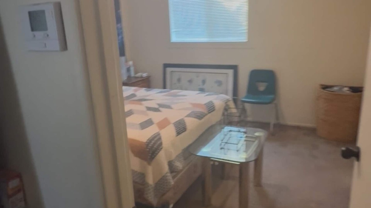 King City House | Enjoy a room with private bath in a charming King City location!