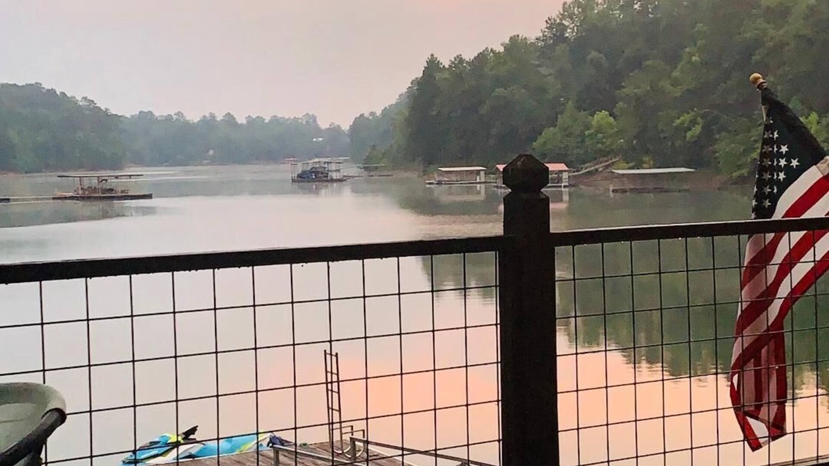 Houston House | Enjoy a Water Getaway! Book the A-frame now!