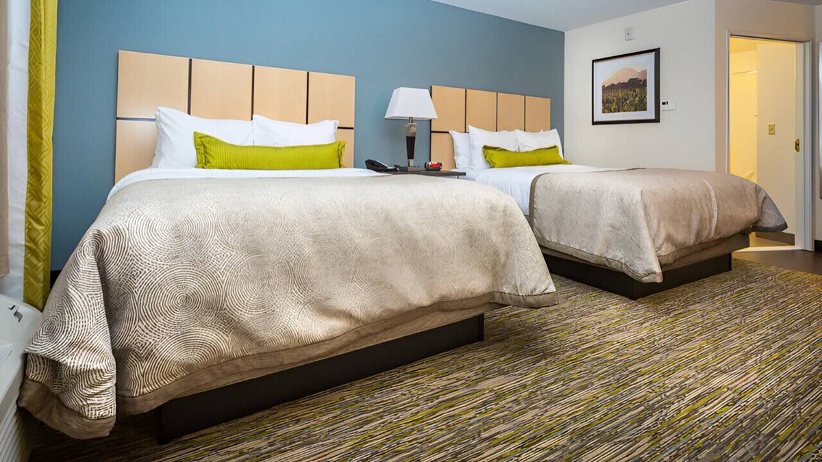 Sidney House | Enjoy a Wonderful Stay in a Fully Furnished Suite
