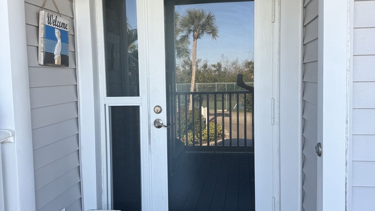 Palm Island Villa | Enjoy an Unobstructed view of the Gulf from this Cheery Villa! B2913A