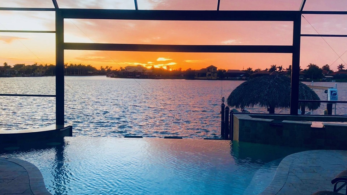 Eight Lakes House | Enjoy Beautiful Sunsets on Brittania Lake with Gulf Access