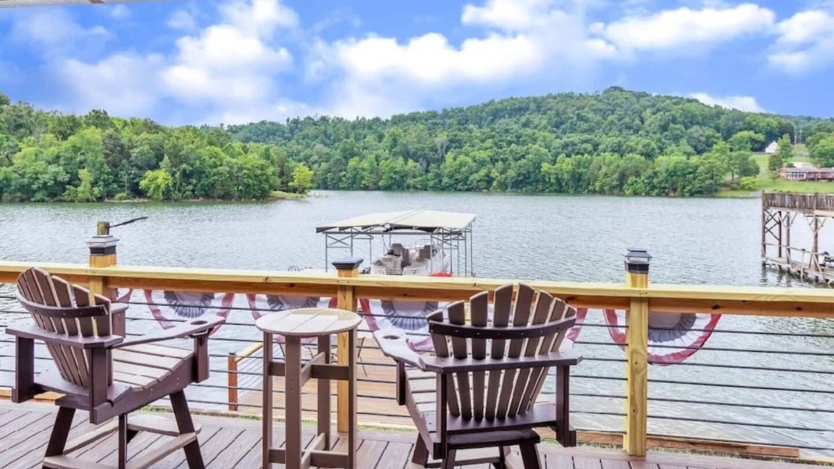 Piney Flats House | Enjoy breathtaking lake views from the comfort of your own private deck.