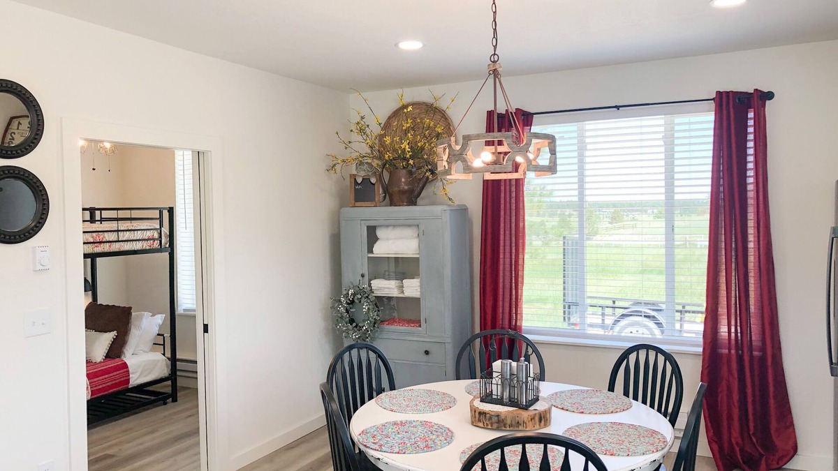 Monument House | Enjoy country living in this charming farmhouse guest cottage