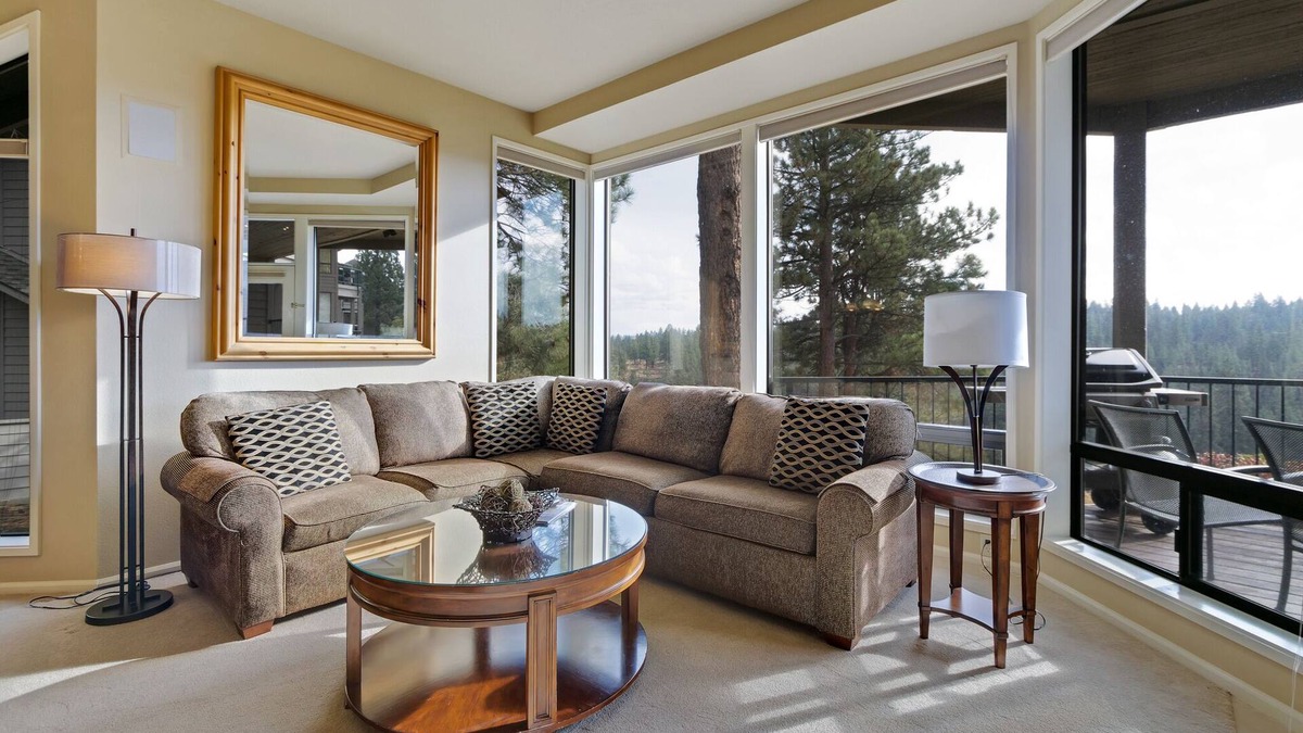 Century West Condo | Enjoy Deschutes River Views from Beautiful 2-Bedroom Mt. Bachelor Village Condo