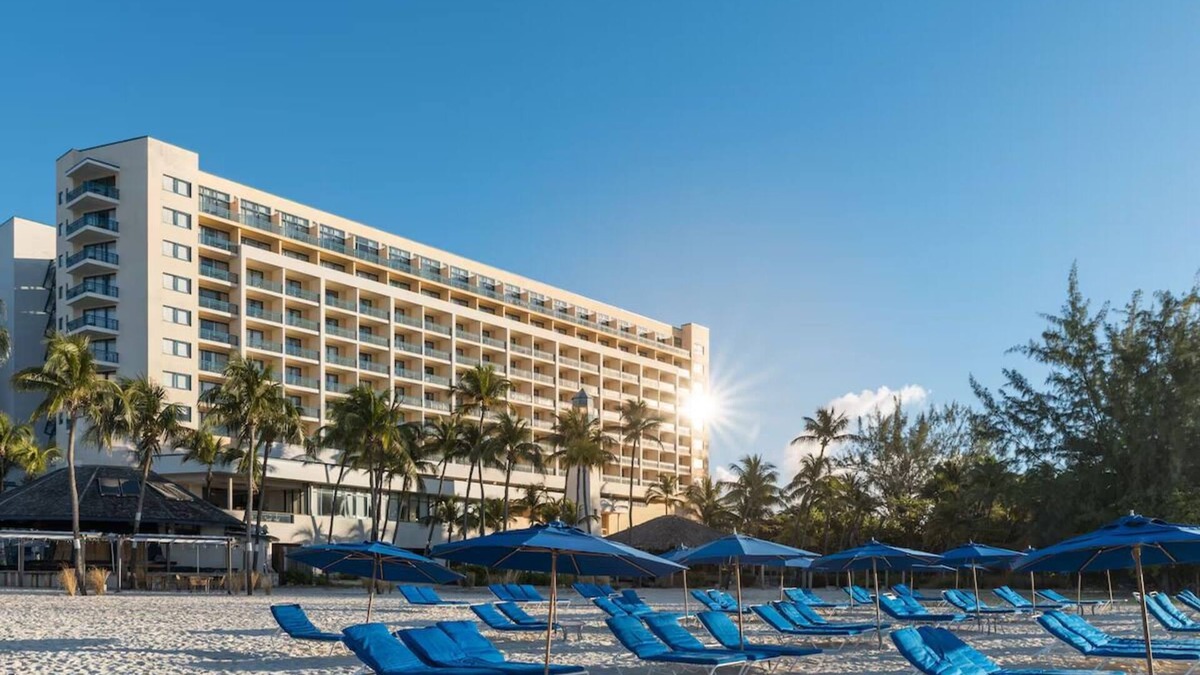 Garrison Historic Area Hotel | Enjoy Direct Beach Access at 4 Charming Ocean View Suites at Needham's Point