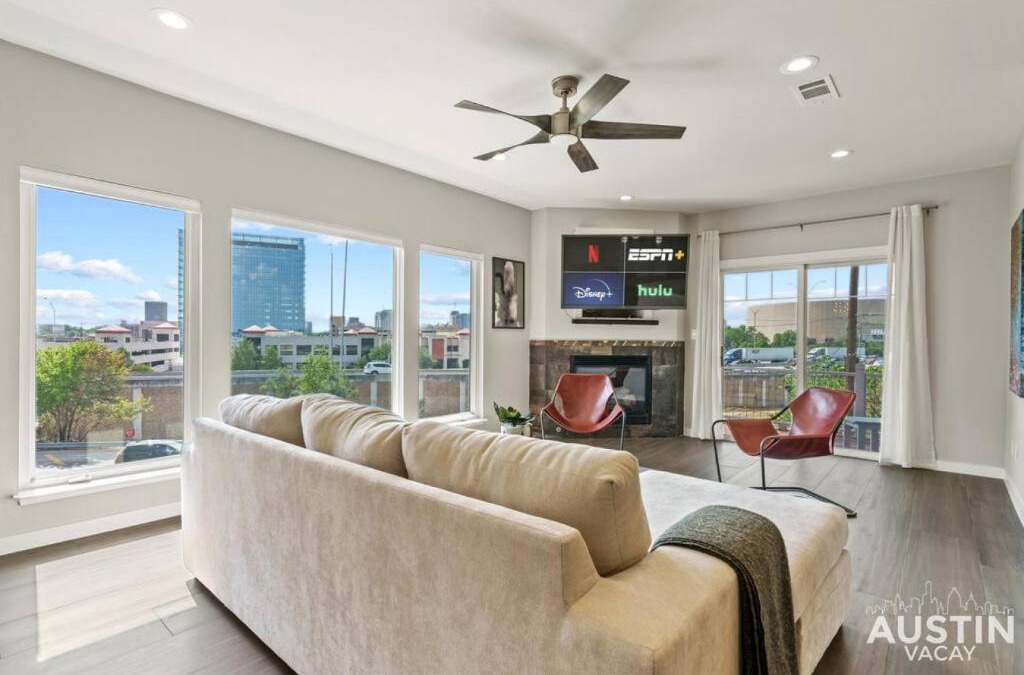 Swede Hill House | Enjoy DT In A Newly Renovated Home Covered Patio