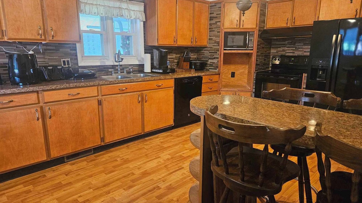 Hazleton House | Enjoy easy access to this 4 Bedroom smart home in downtown Hazleton PA.