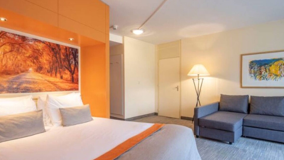 Wolfheze Hotel | Enjoy Forest Serenity in a Plush Room Near De Hoge Veluwe - 2 Units