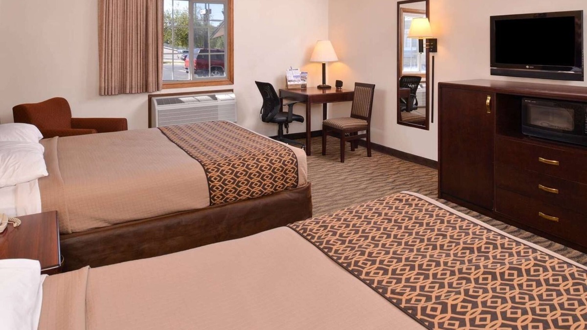 Atlantic Hotel | Enjoy Free Breakfast at Cozy Room w/Kitchenette Near East Nishnabotna River