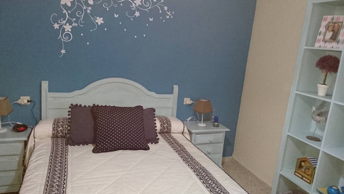 Norte Apartment | Enjoy GRANADA in a cozy and cheap apartment for 6 people