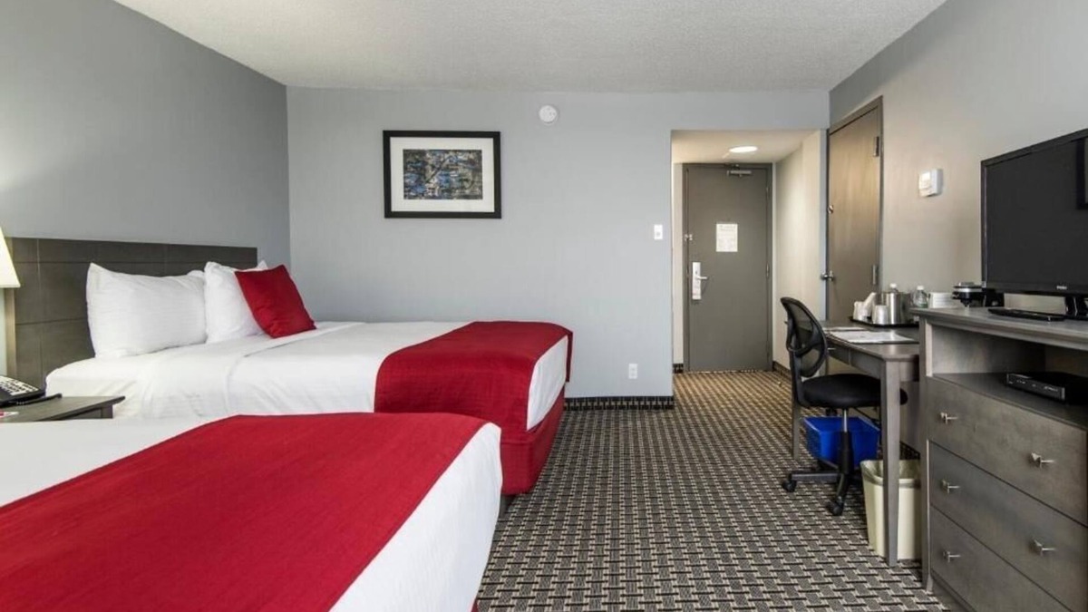 Grande Prairie Hotel | Enjoy Home-Style Comfort in 2 Renovated Rooms Near Grande Prairie Airport