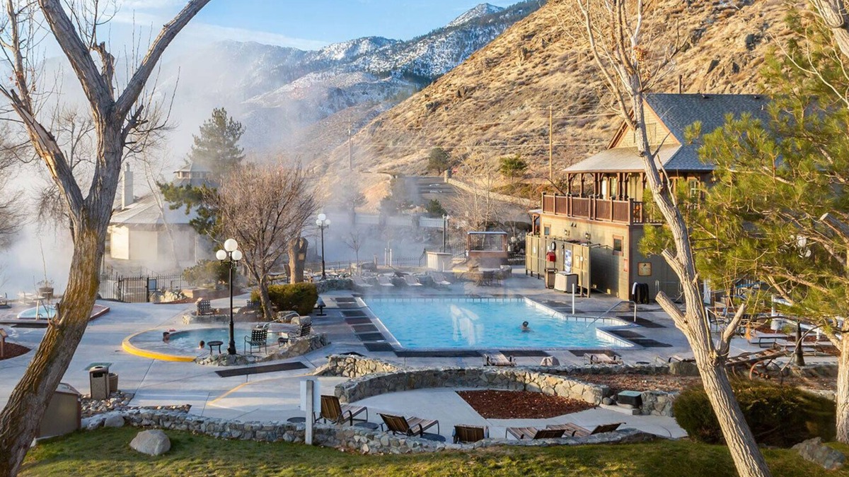 Genoa Resort | Enjoy Independence Day at Lake Tahoe, Hiking and Hot Spring