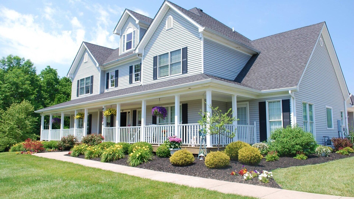La Grange Bed & Breakfast | Enjoy Louisville, but relax a world away in KY bluegrass horse country