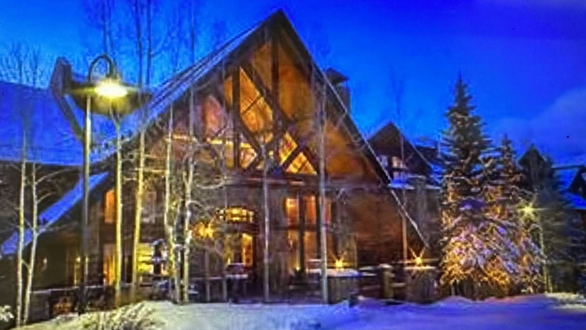 Mountain Village Cabin | Enjoy mountain views & luxury-slope side retreat nestled in Mtn Village, CO.