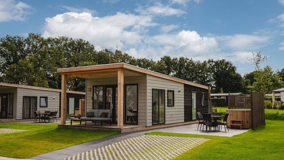Municipality of Rijssen-Holten House | Enjoy nature from your hot tub!
