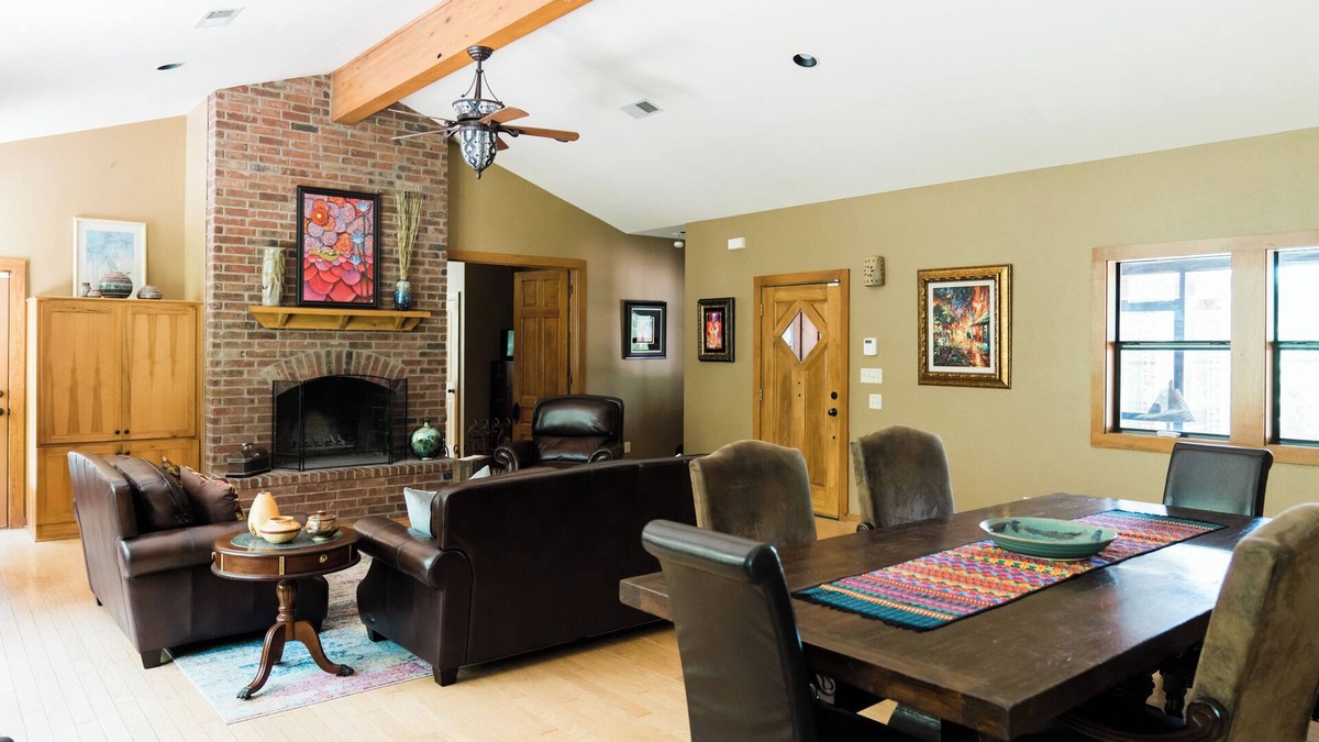 Wellborn House | Enjoy our 5-bedroom, peaceful, wooded retreat in College Station