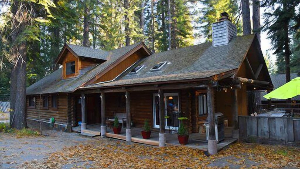 McCloud House | Enjoy Our Beautiful Log Home