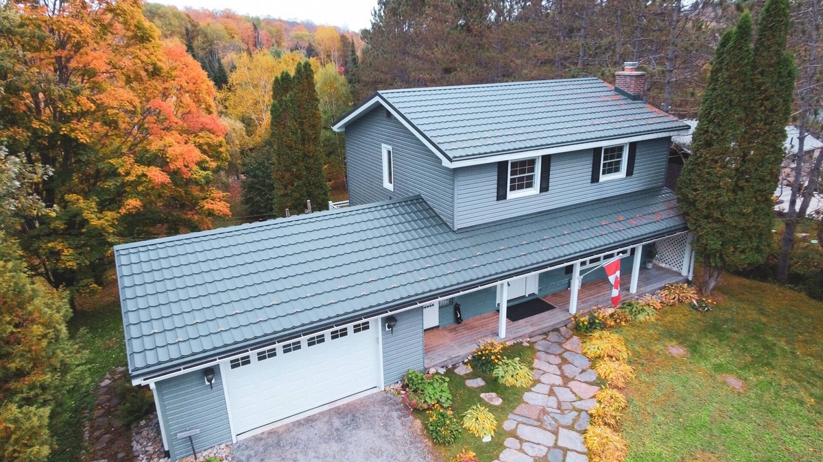 Huntsville Cottage | Enjoy our four season cottage with full amenities,on the beautiful Muskoka River