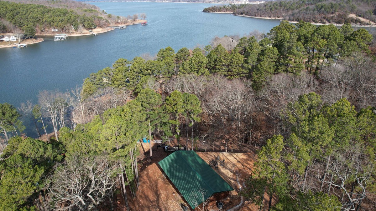 Jay Cabin | Enjoy our updated log cabin on central Grand Lake O’ The Cherokees!