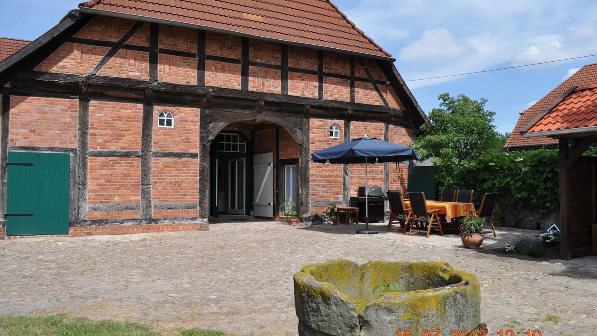 Eickeloh Other | Enjoy peace in a large farmhouse, central location to amusement parks & heath
