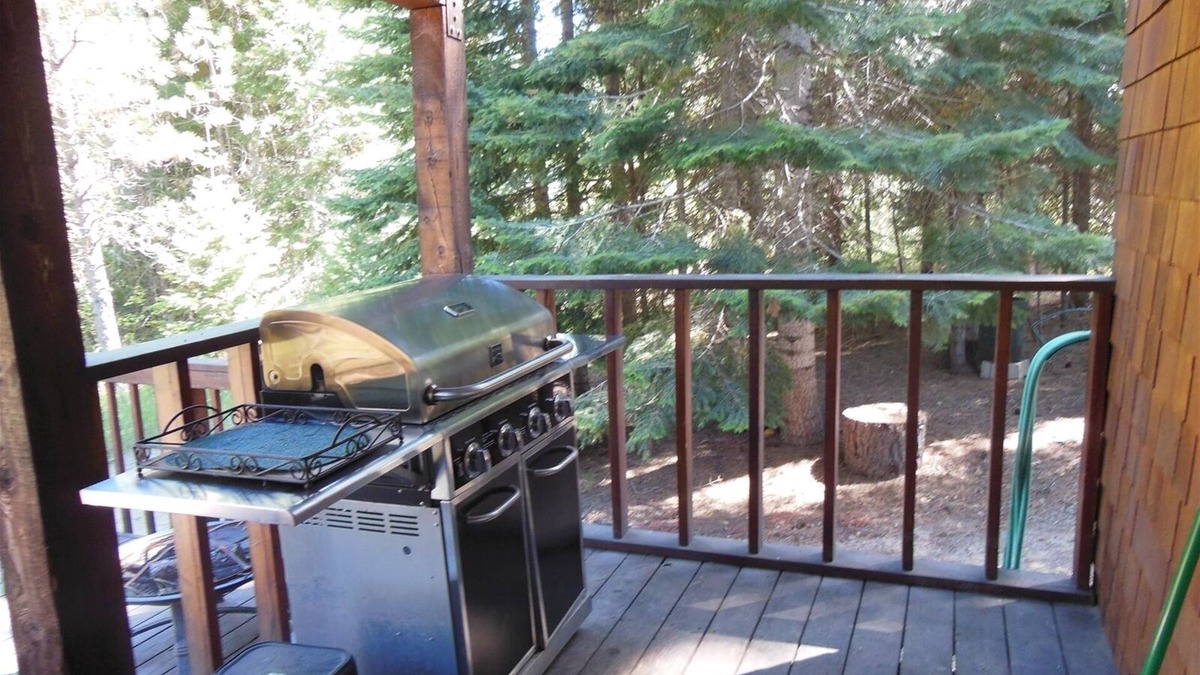 Garden Valley Condo | Enjoy Privacy in the Pines, Close to Golf Course