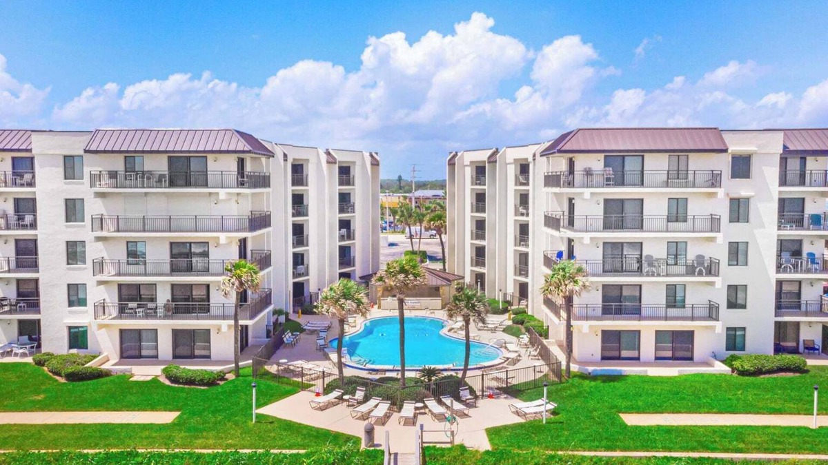 Seawinds Condo Apartment | Enjoy Relaxing Views and Sounds from this Spacious Ormond Beach Condo