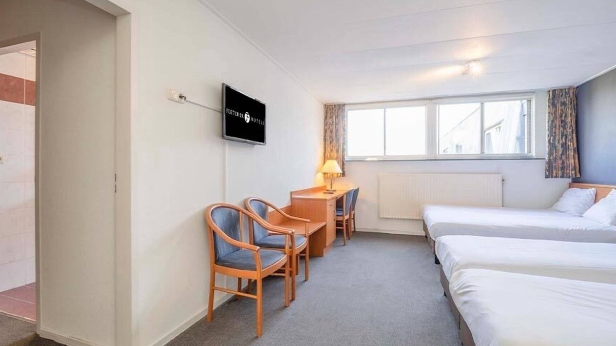 Waalwijk Hotel | Enjoy Scenic Escape: Close to Efteling Theme Park & Naturemuseum Brabant