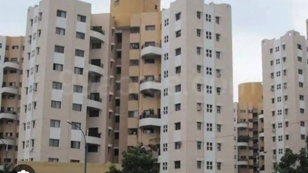 Magarpatta City Apartment | Enjoy Scenic view in Mid of Magarpatta city.