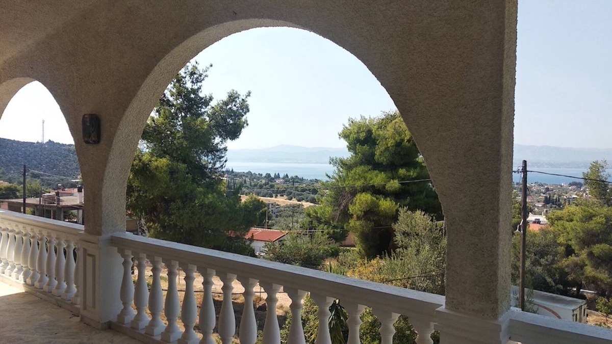 Eretria Villa | Enjoy Seclusion at Peaceful Mountain Apartment