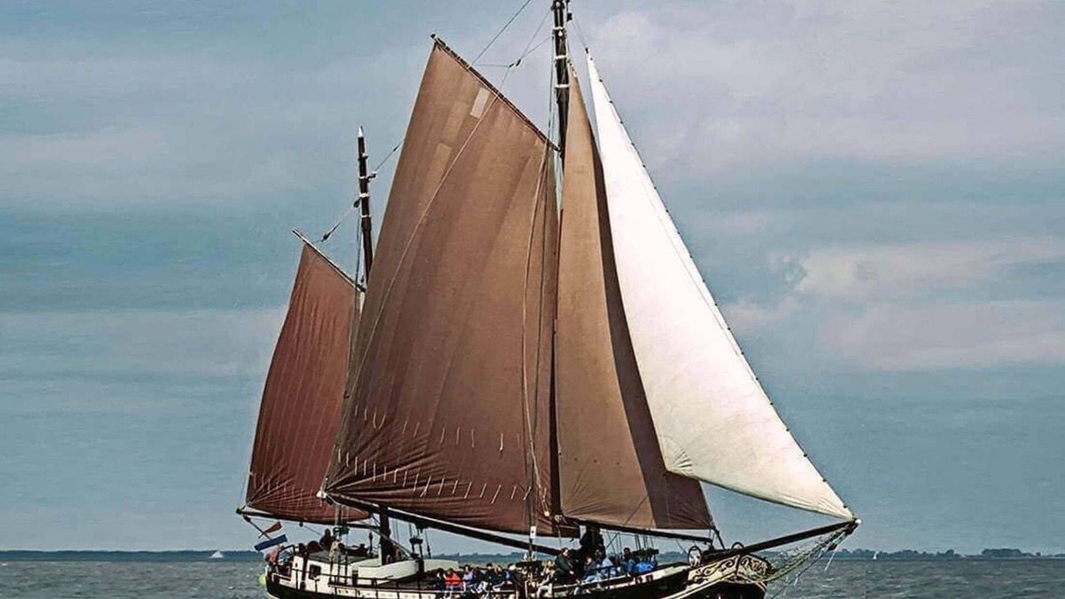 Amsterdam North Boat Rental | Enjoy ShipStays Hotel in Amsterdam!