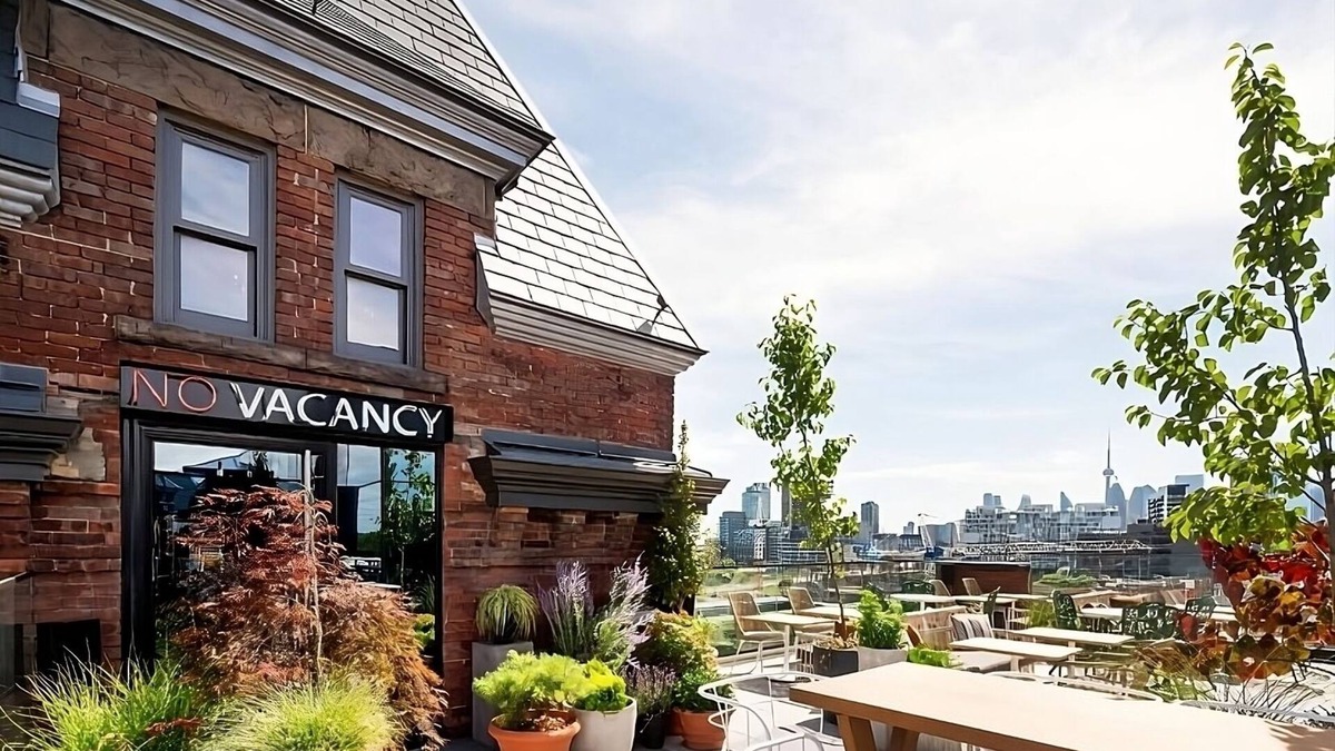 Riverside Hotel | Enjoy Skyline Views from the Rooftop Bar! 4 Comfortable Units, Coffeehouse