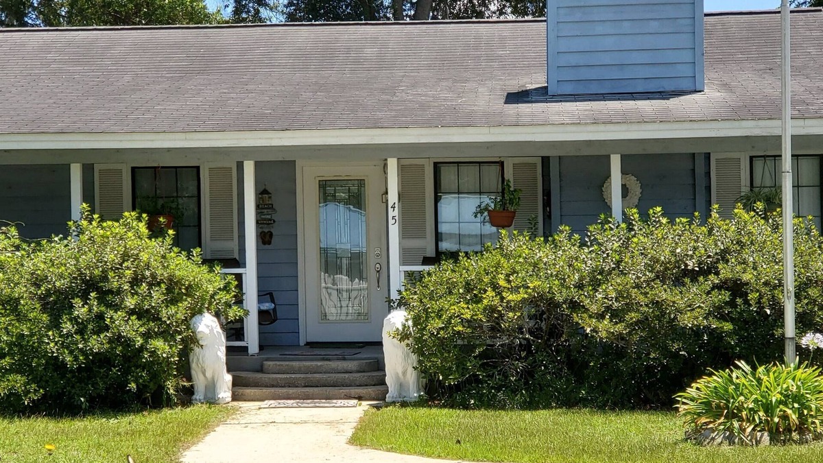 Kingsland House | Enjoy Southern Hospitality in Kingland Georgia, Bring Pets, Plenty Parking