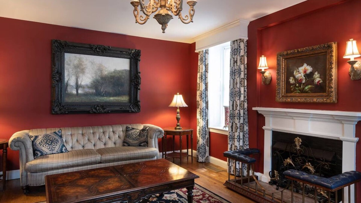 Historic District Hotel | Enjoy Stepping Back in Time at Charming Hotel in Annapolis - Pet-Friendly!