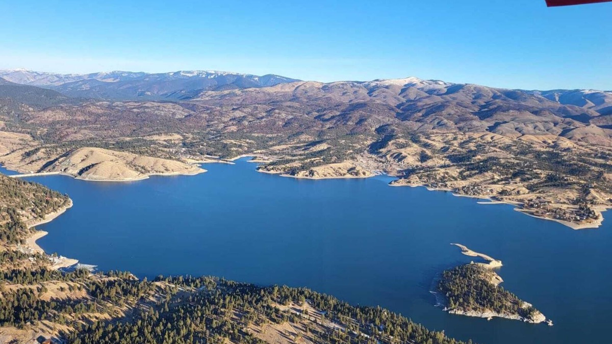 Helena Condo | Enjoy Stunning Lake & Mountain Views. Swedish, Beachy 2 bdrms/1 bath w/Hot Tub