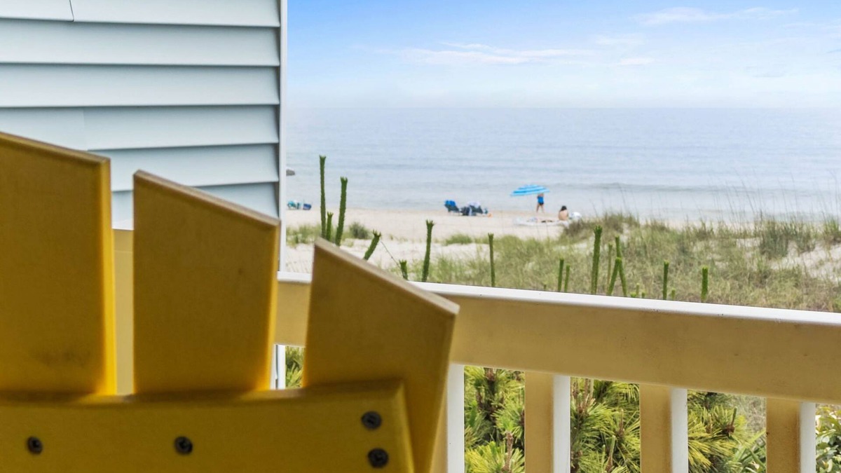 Ocean Isle Beach Condo | Enjoy Sunset Views at Cozy Oceanfront Condo + Pool on Ocean Isle Beach, NC