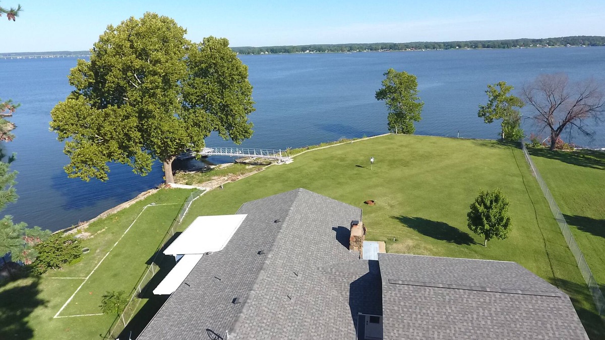 Grove House | Enjoy Sunsets at Lakefront 2 BR 2 BA Home