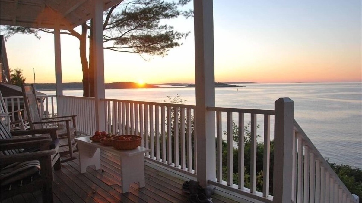 Peaks Island Cottage | Enjoy Sweeping Waterfront View, Watch Lobster Boats from Porch