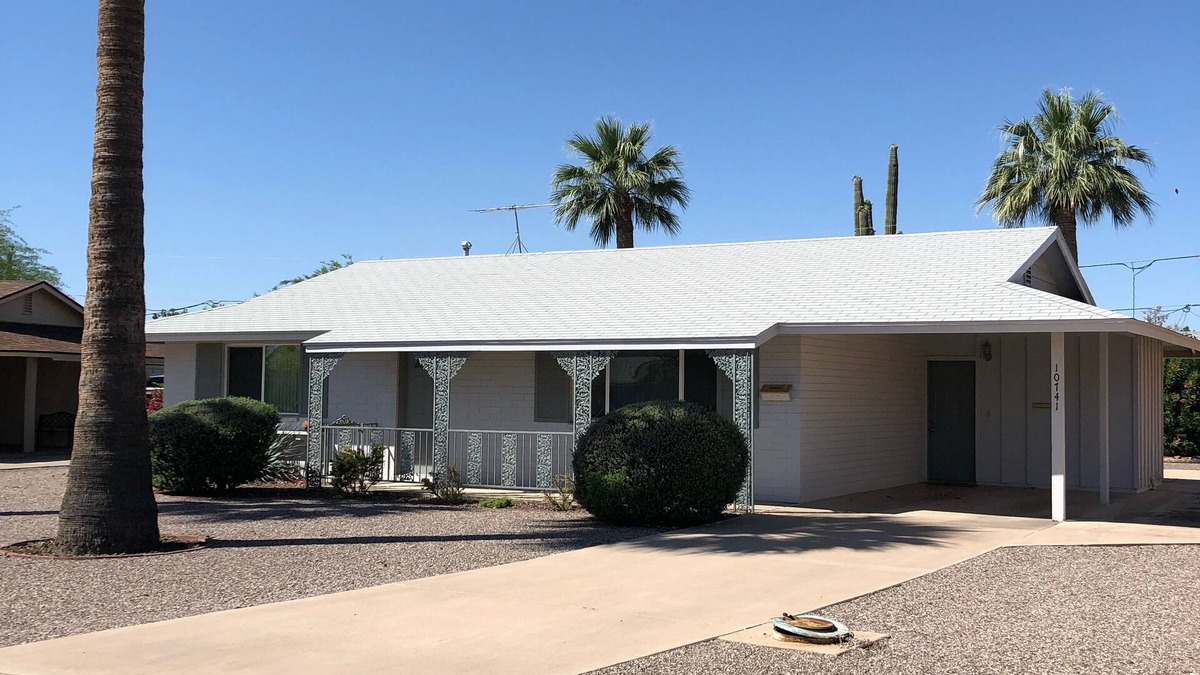 Sun City House | Enjoy the abundant AZ sunshine and sleep like royalty at night!