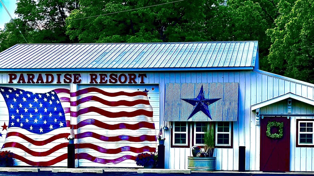 Newaygo Resort | Enjoy the beautiful views of the Muskegon River near Hardy Dam/The Dragon Trail