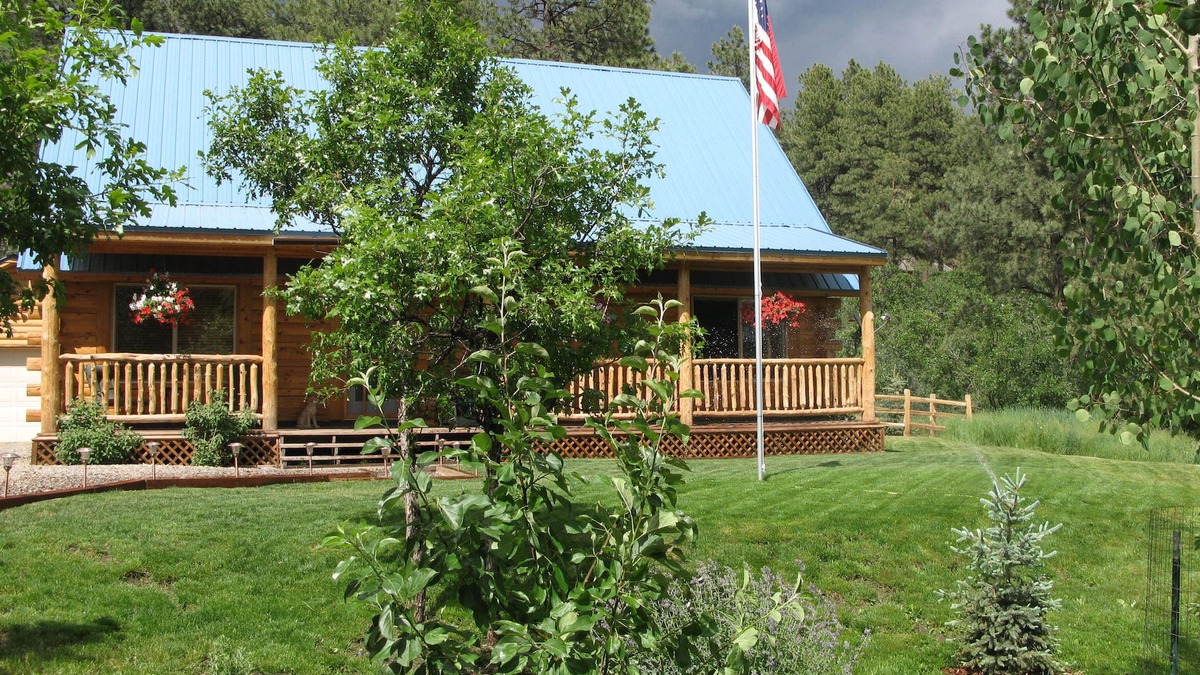 Forest Lakes Cabin | Enjoy the cool pines in colorful COLORADO! Park like setting & Wildlife GALORE!