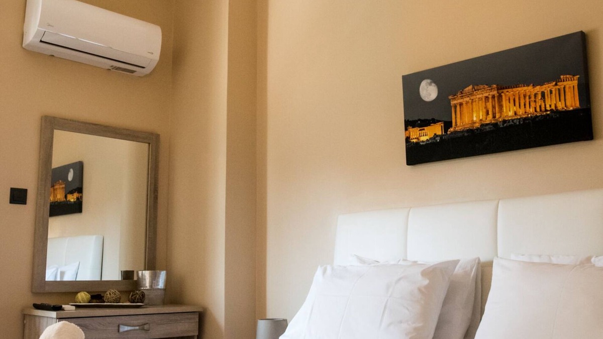 Athens City Centre Apartment | Enjoy the historical city of ancient and modern Athens staying in the unique.