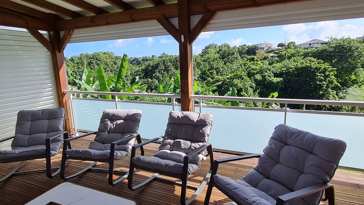 Jabrun House | Enjoy the peace and quiet of this country villa