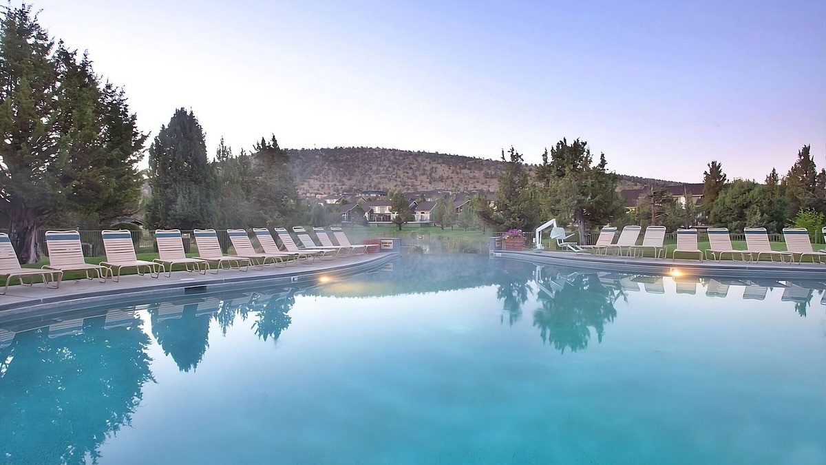 Redmond Cabin | Enjoy the Perks! With Outdoor Pool, Free Parking, Recreational Activities!